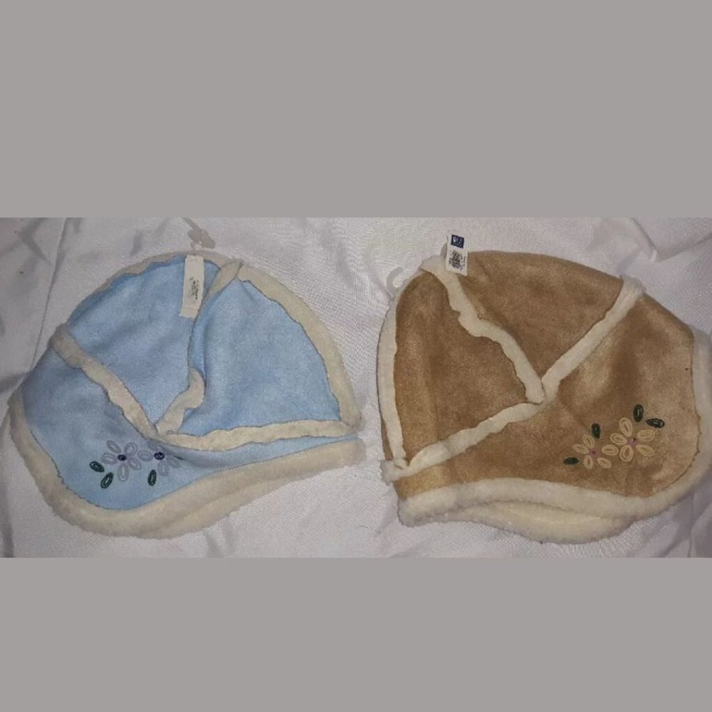 2 Girls sz Small Gap Insulated hats